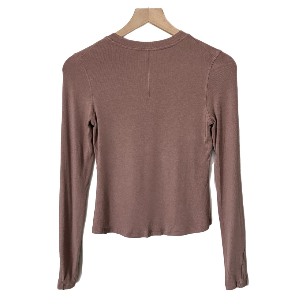 Lululemon Hold Tight Henley Ribbed Rose Mauve Long Sleeve Button Top Size 6 - Picture 2 of 3